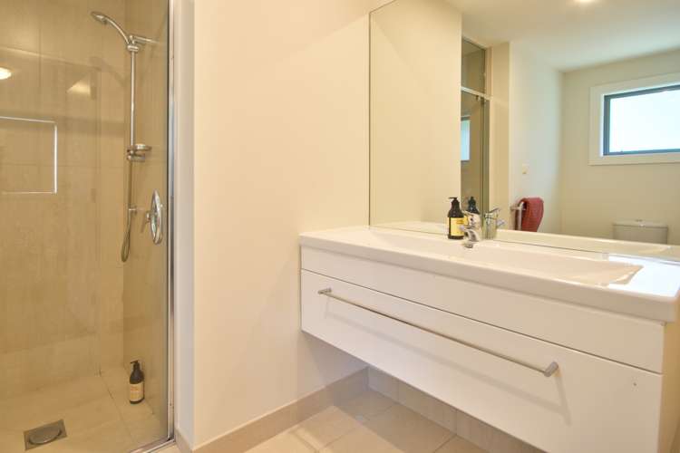 574 Peninsula Road Kelvin Heights_17