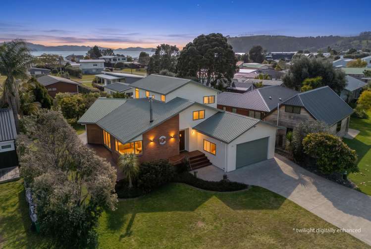 7 Martin Place Cooks Beach_29