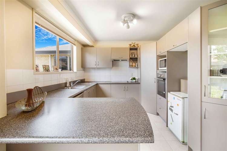 6 Mckenzie Place Rototuna North_4