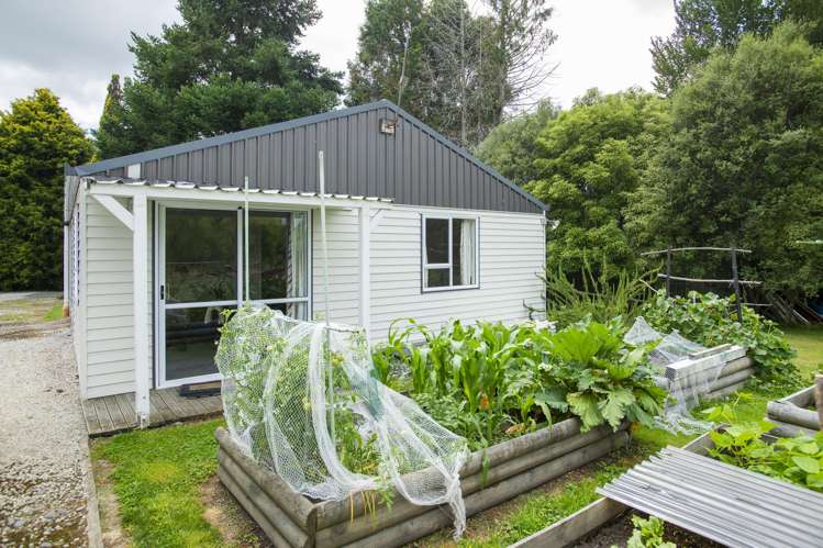 63 Ngakoroa Road Ormond_17