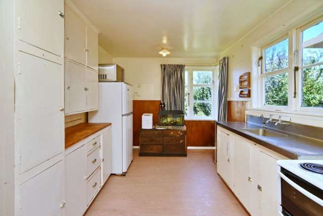 Ignore previous asking price! Handymans Dream