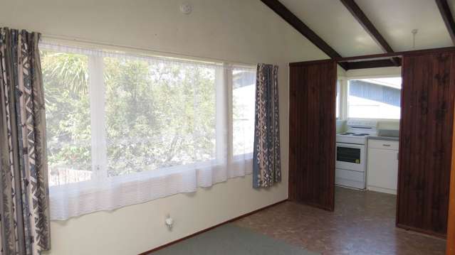 1/41 Girrahween Drive Glenfield_3