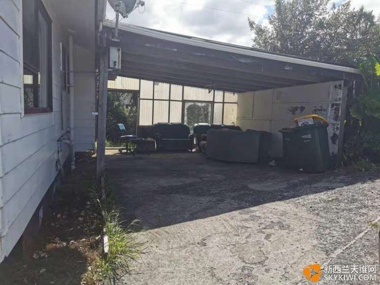 39 Helleur Road Massey_17