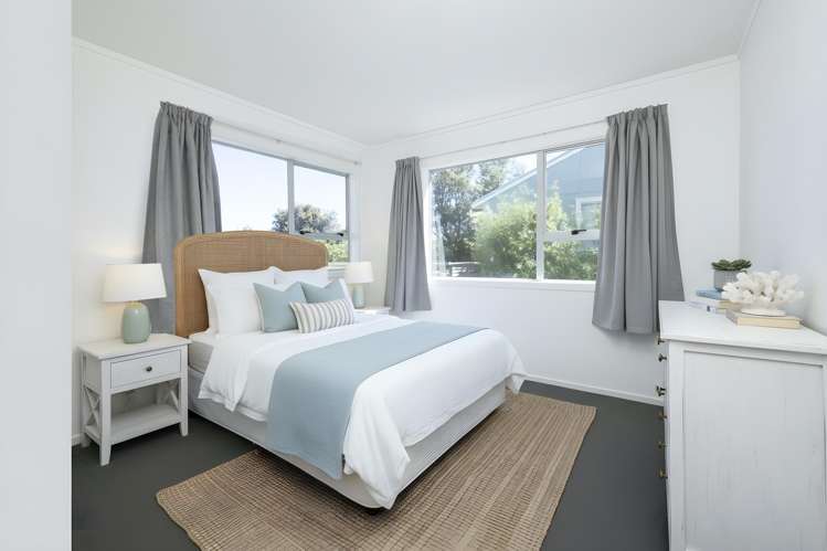 95 Marine Parade North Piha_12