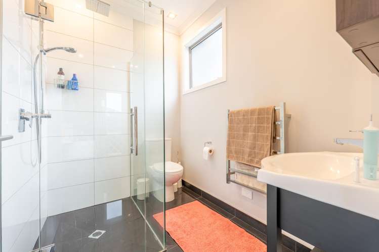 2 Meadowstone Street Gleniti_24