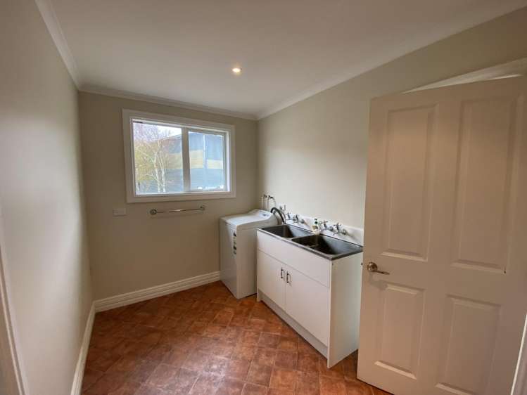 525 Muritai Road (House) 10600_16