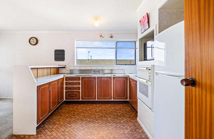 19 Taitua Drive Te Atatu South_11