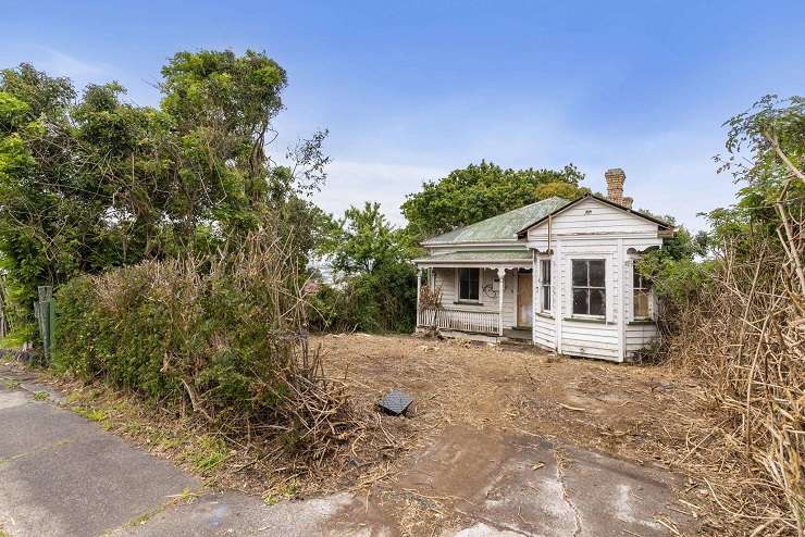 The rundown bungalow on Mays Road, in Auckland's Onehunga, had attracted strong interest from renovators and traders. Photo / Supplied