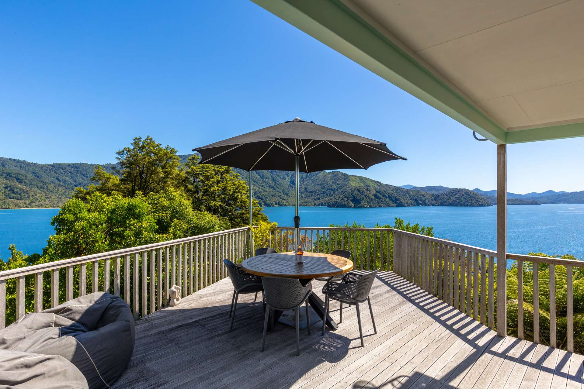 2069 Queen Charlotte Drive Queen Charlotte Sound_0