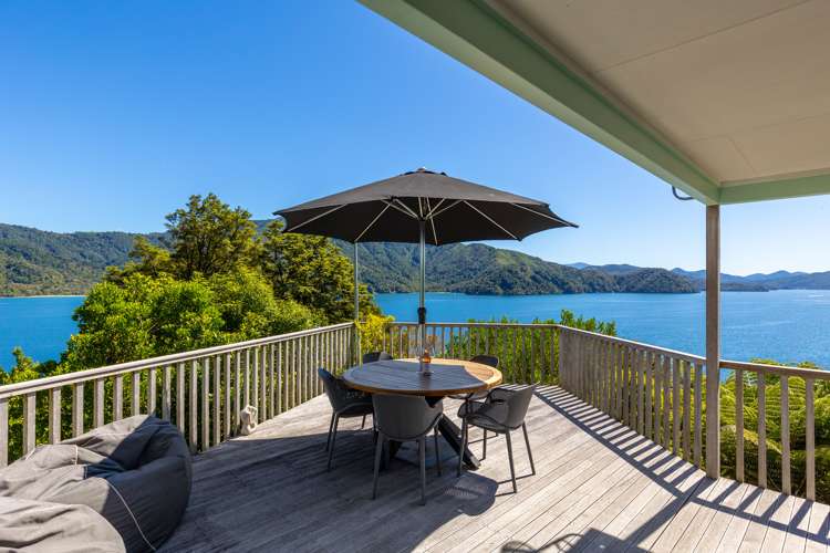2069 Queen Charlotte Drive Queen Charlotte Sound_3