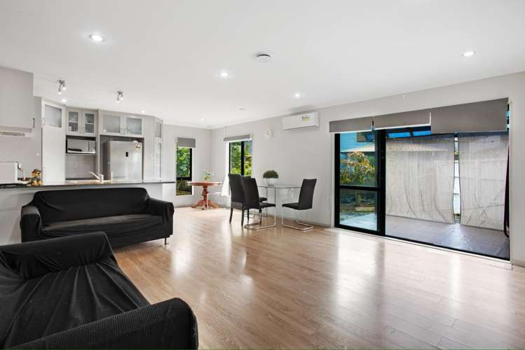 44 Arrowsmith Drive Flat Bush_1