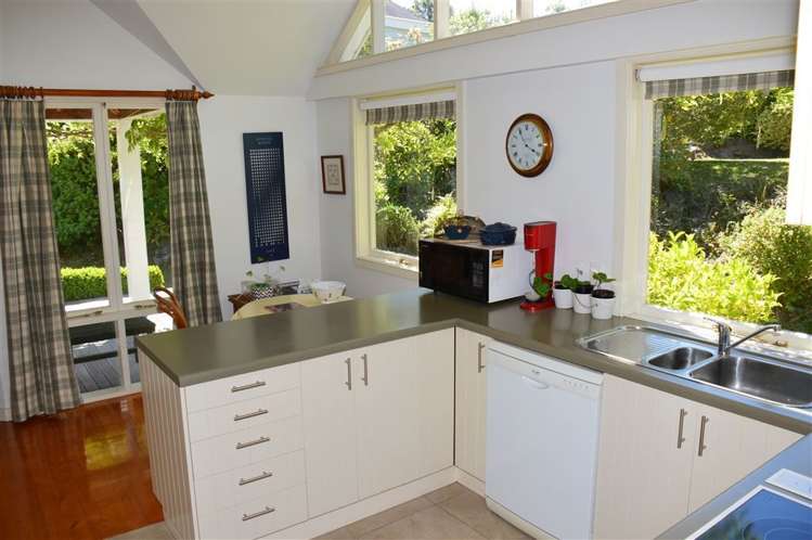 36 Penlington Place Akaroa_8