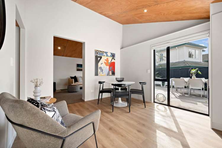 2/47 Glenmore Road Sunnyhills_5