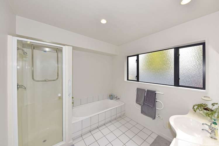 2/2 Brookford Place Westmorland_13