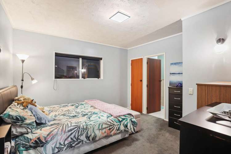 18 Nui Mana Place Te Atatu South_14