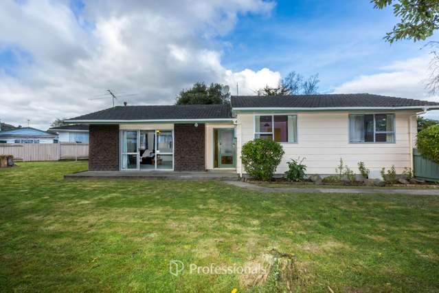 35 Larchmont Grove Totara Park_3