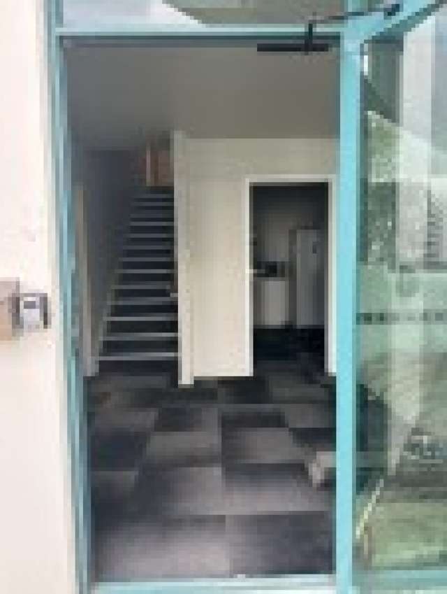 9c Airborne Road Albany_3