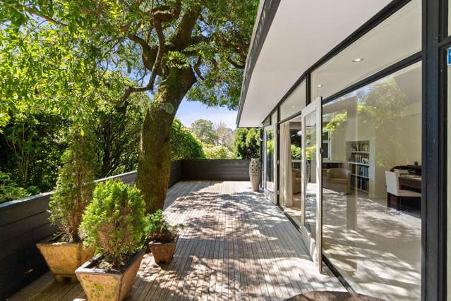 MODERN LUXURY IN A PEACEFUL HAVEN