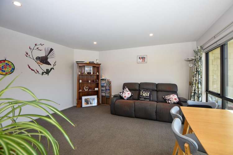 37 Ashmore Park Road Carterton_11