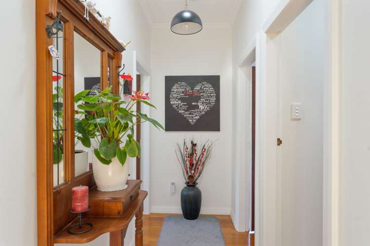 1/14 Newall Avenue Stoke_9