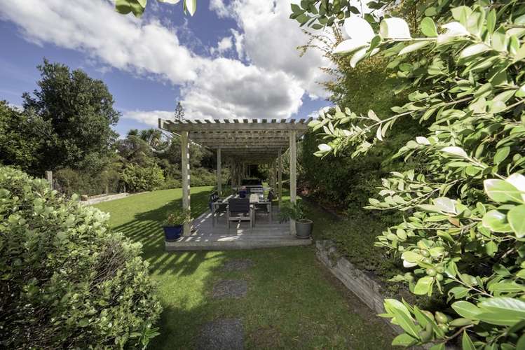 5c Deeming Road Russell Surrounds_13