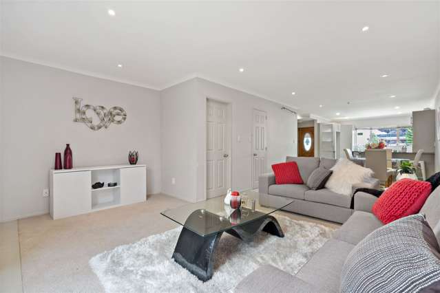 13 Bushpark Place Flat Bush_4