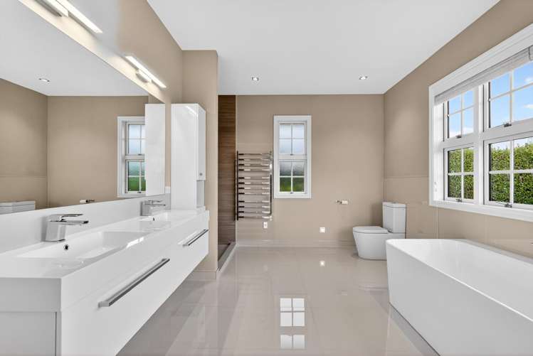 136 Mcrobbie Road Kingseat_17