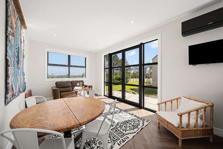 83 Charles Robert Drive Kahutara_28