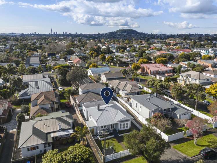 1/21 Foch Avenue Mount Roskill_25