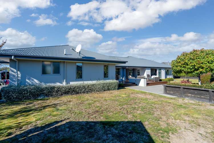 6 Mullion Lane Burwood_24
