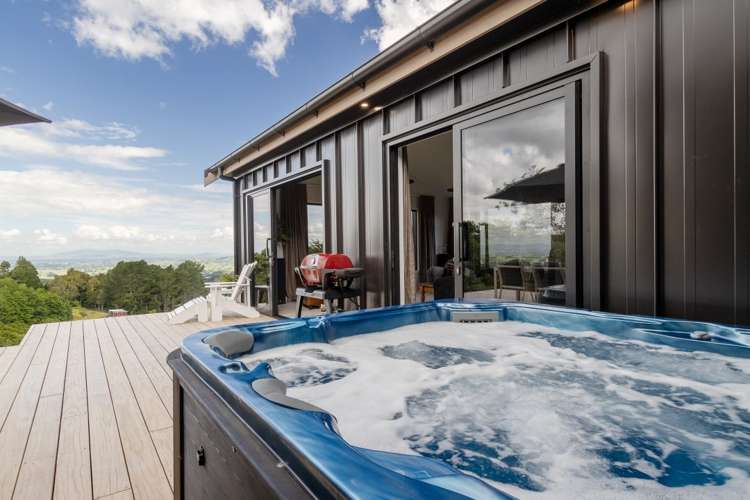 33 Tiwarawara Lane Puketotara_16