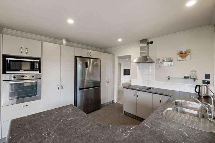 32 Winchester Place Rototuna North_9