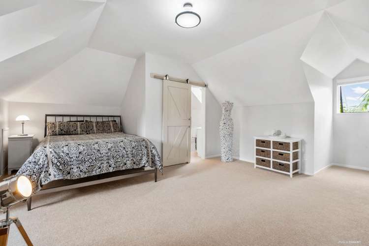 10 Skybird Place Glen Eden_11