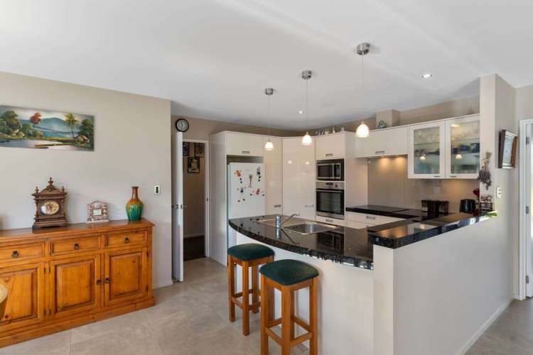 20 Titirangi Crescent Parklands_5