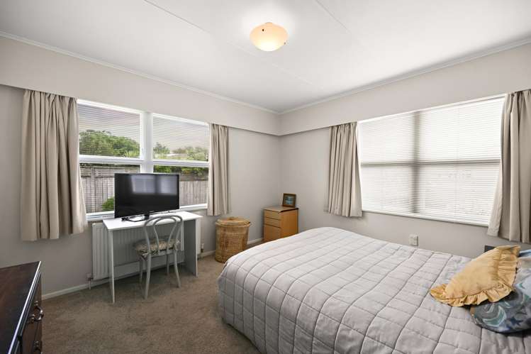 63 Resthill Crescent Glenview_8