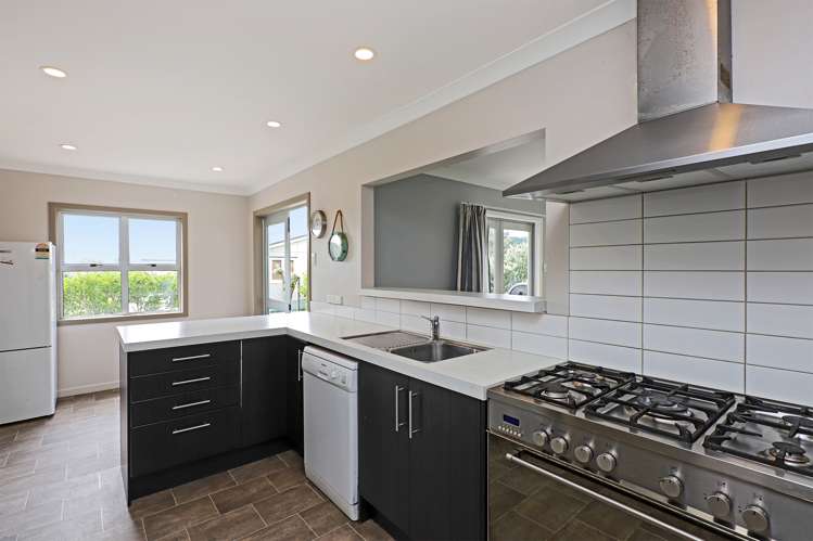 8 Harper Road Waimarama_5