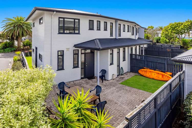 5/2 Armoy Drive East Tamaki_13