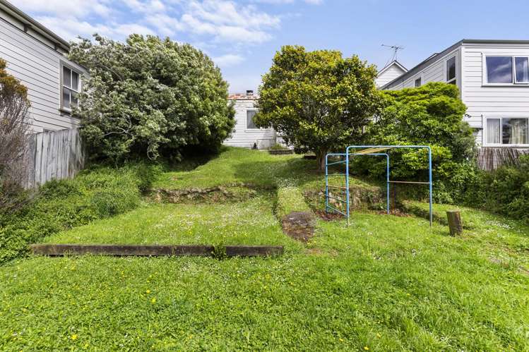 26 Charlotte Avenue Brooklyn_9