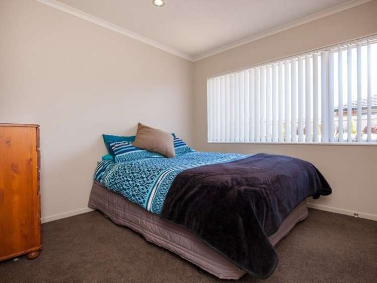 13 Montague Grove Stratford_17