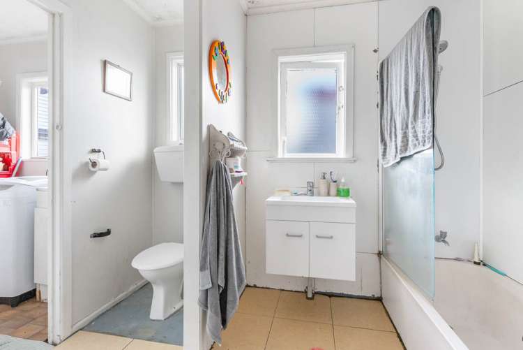 1/35 Rollerson Street Papakura_12