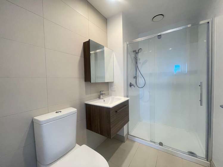 205/6 Waikumete Road Glen Eden_6