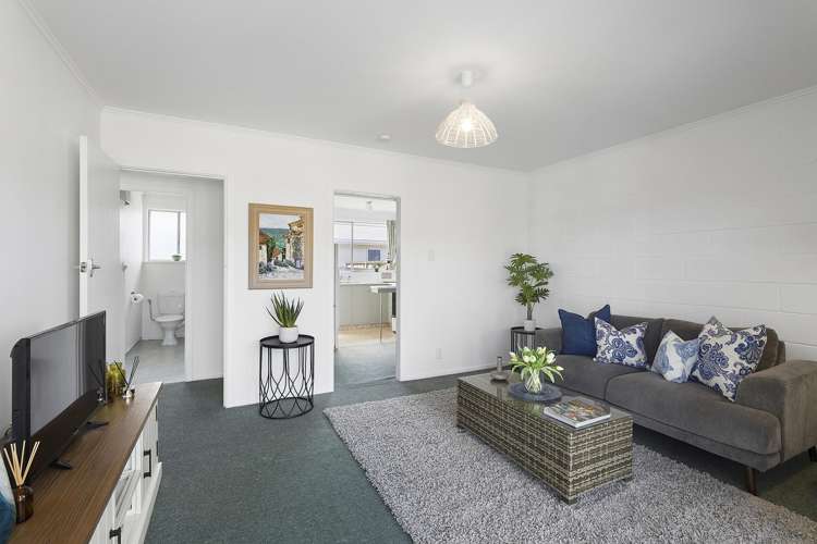 2/14 Jillet Street Titahi Bay_4