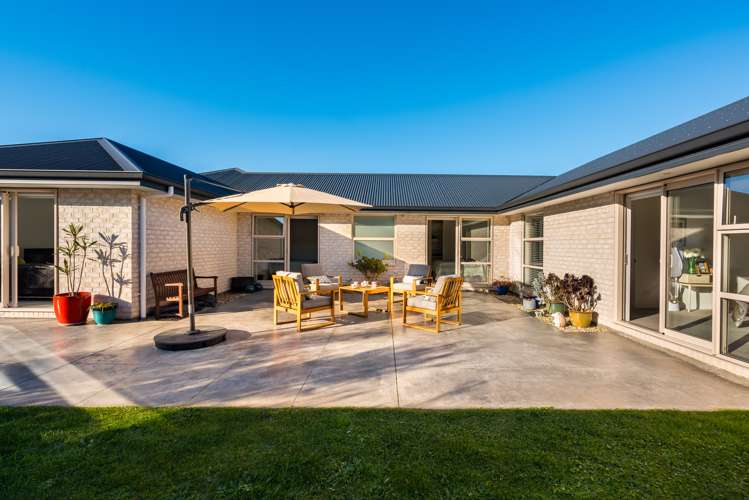 10 Spitfire Drive Burleigh_19