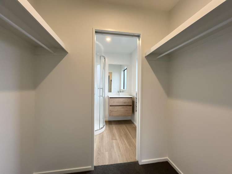 26 Accadia Drive 11103_13