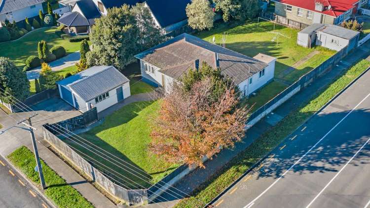 76 Parker Avenue Levin_15