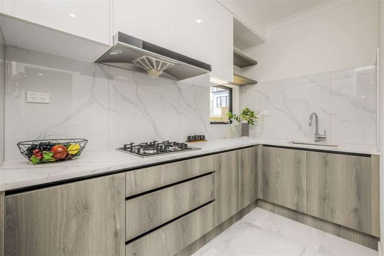 5 Woodacre Street Flat Bush_5