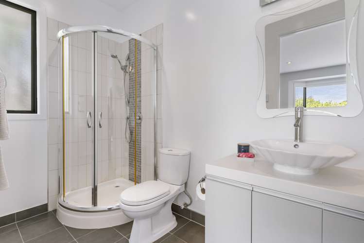 62 Shelter Drive Greenhithe_28