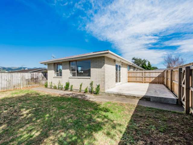 Three Bedroom Townhouse Near Schools and Beach