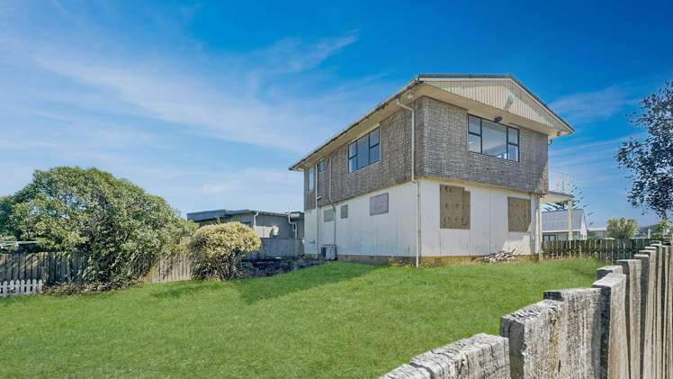 2 Ocean Beach Street Foxton Beach_8