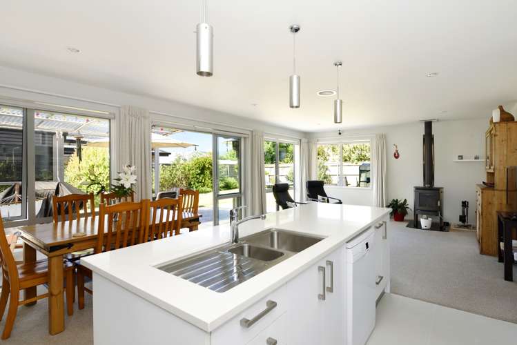 15 Wanderers Avenue Brightwater_3